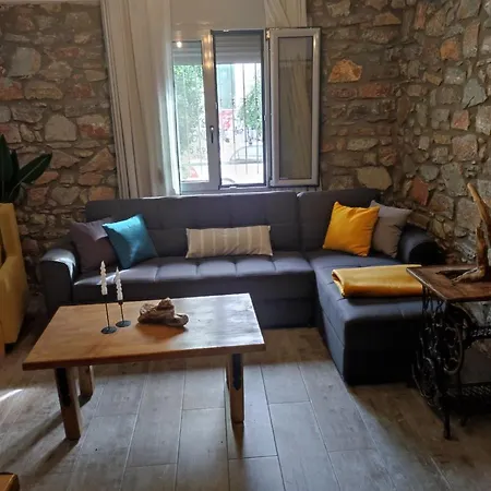 Apostolos House Center Apartment