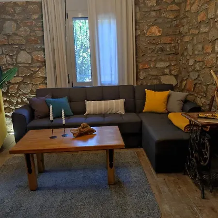 Apartment Apostolos House Center *