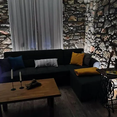 Apostolos House Center דירה