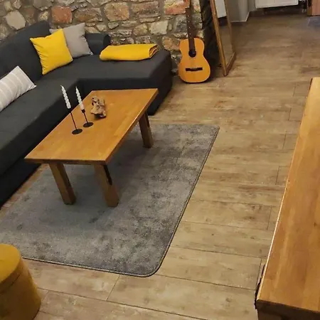 Apostolos House Center וולוס